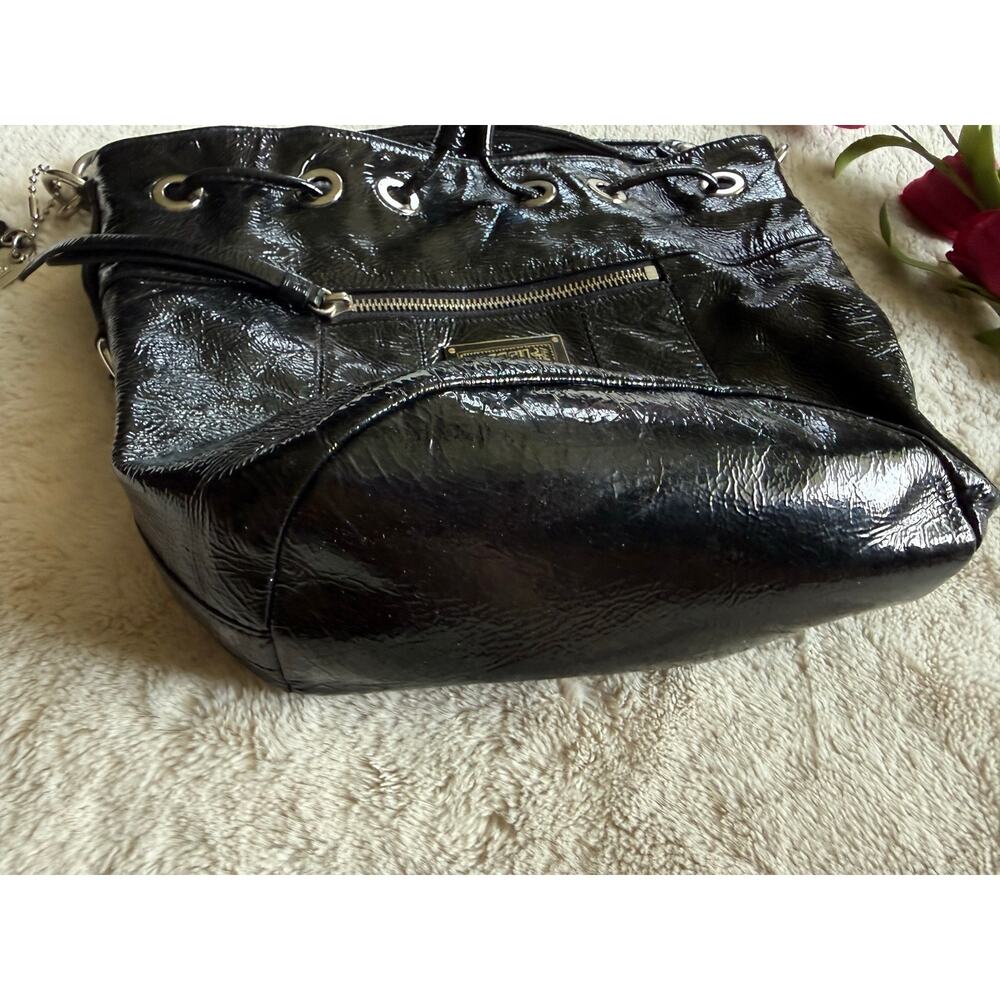Coach Poppy 17941 Black Crinkle Patent Leather Drawstring Bucket Bag Purse Y2K - Picture 2 of 10